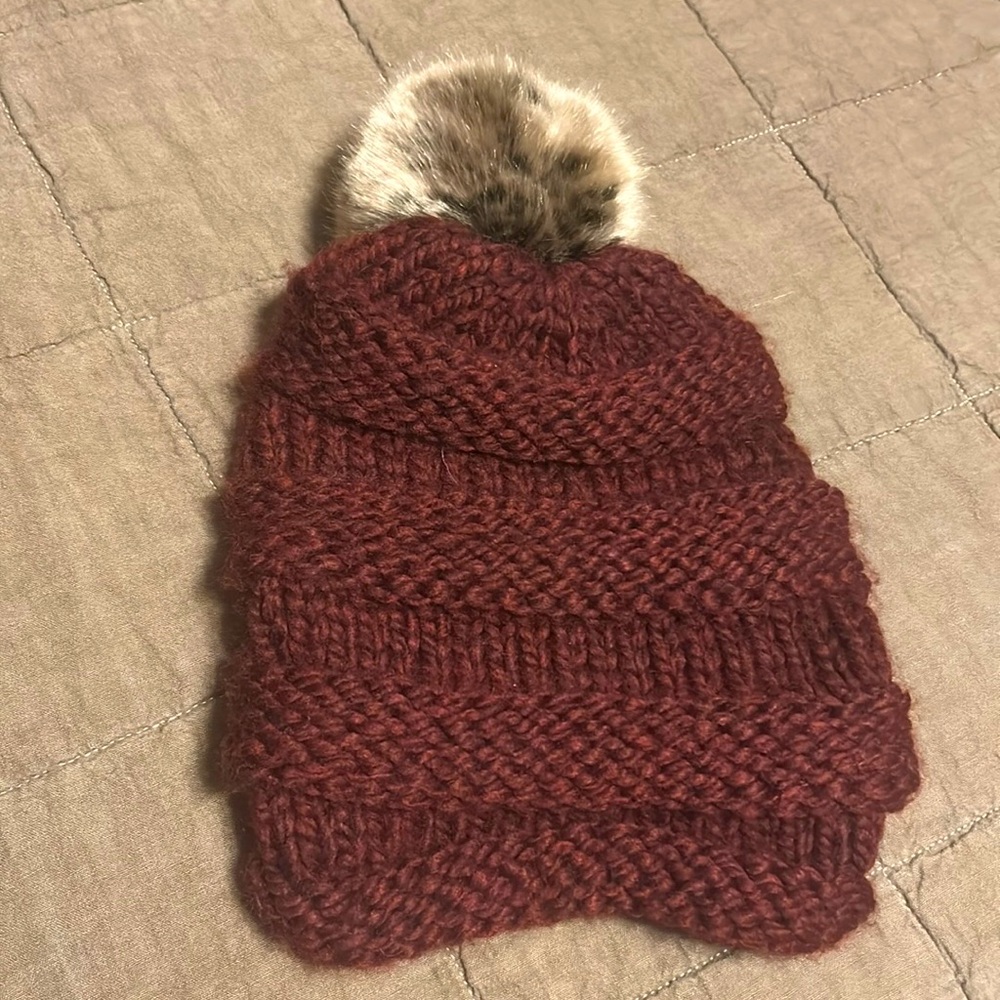 Free people knit fur pom pom puff ball stocking hat